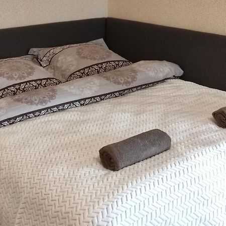Центр Міста Грузинський 23,City Rooms ビーラ・ツェールクヴァ エクステリア 写真